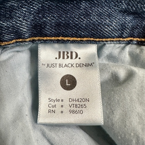 JBD, JUST BLACK DENIM SHORTS. DISTRESSED WITH SIDE STRIPES. SIZE L - Picture 5 of 5